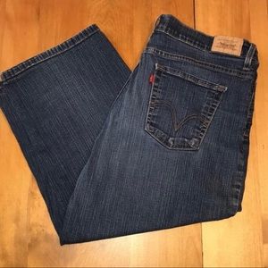 LEVI’S 512 Slimming Dark Wash Capris